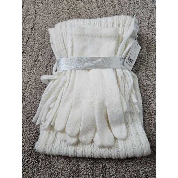 New York & Company Accessories - New York and Company White Glove and Scarf Set NWT